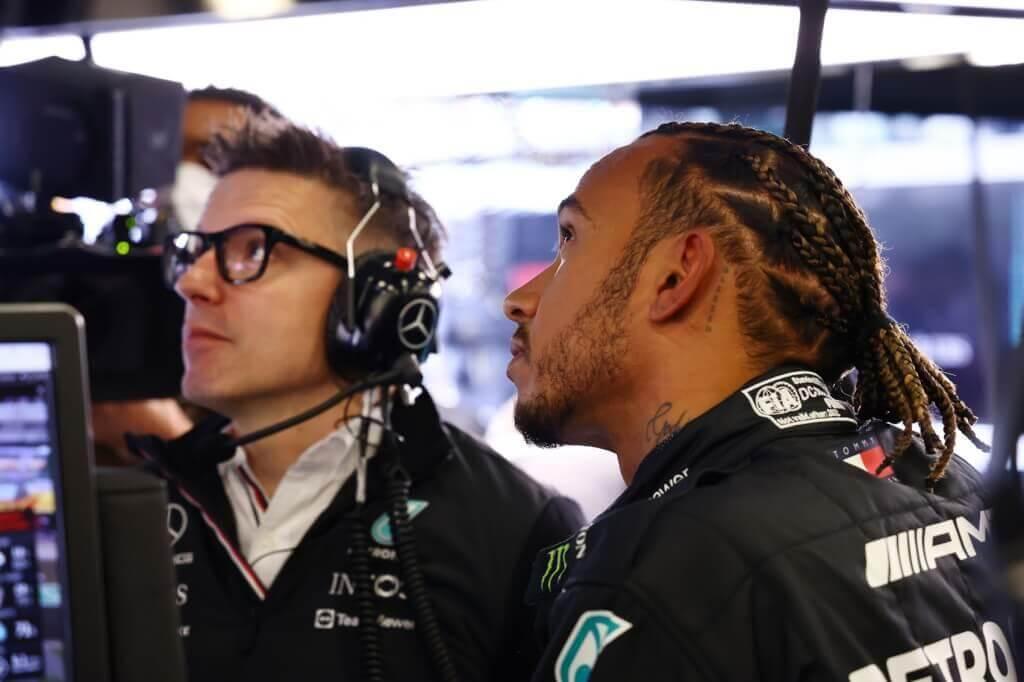 Hamilton szerint pozítivan kell hatnia a Mercedesre a továbbiakban